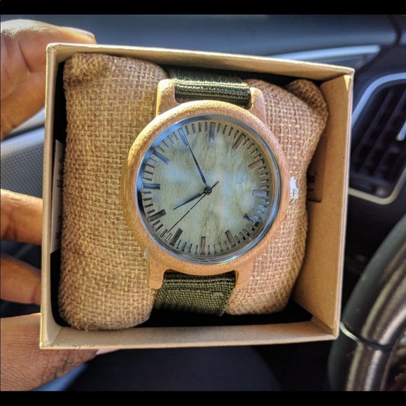 Unisex Modern Trendy Bamboo Watch with Nylon Band - Picture 4 of 9